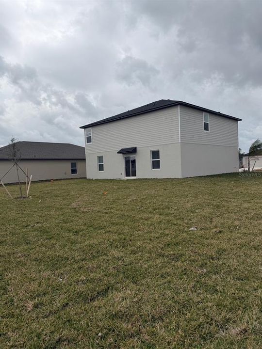 For Rent: $2,450 (5 beds, 2 baths, 2570 Square Feet)