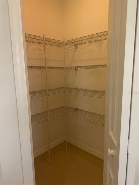 For Rent: $2,450 (5 beds, 2 baths, 2570 Square Feet)