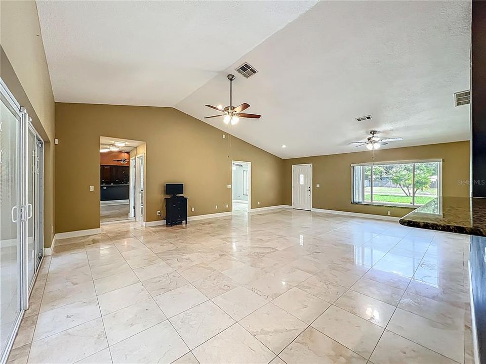 Activo con contrato: $499,995 (3 camas, 2 baños, 1832 Pies cuadrados)