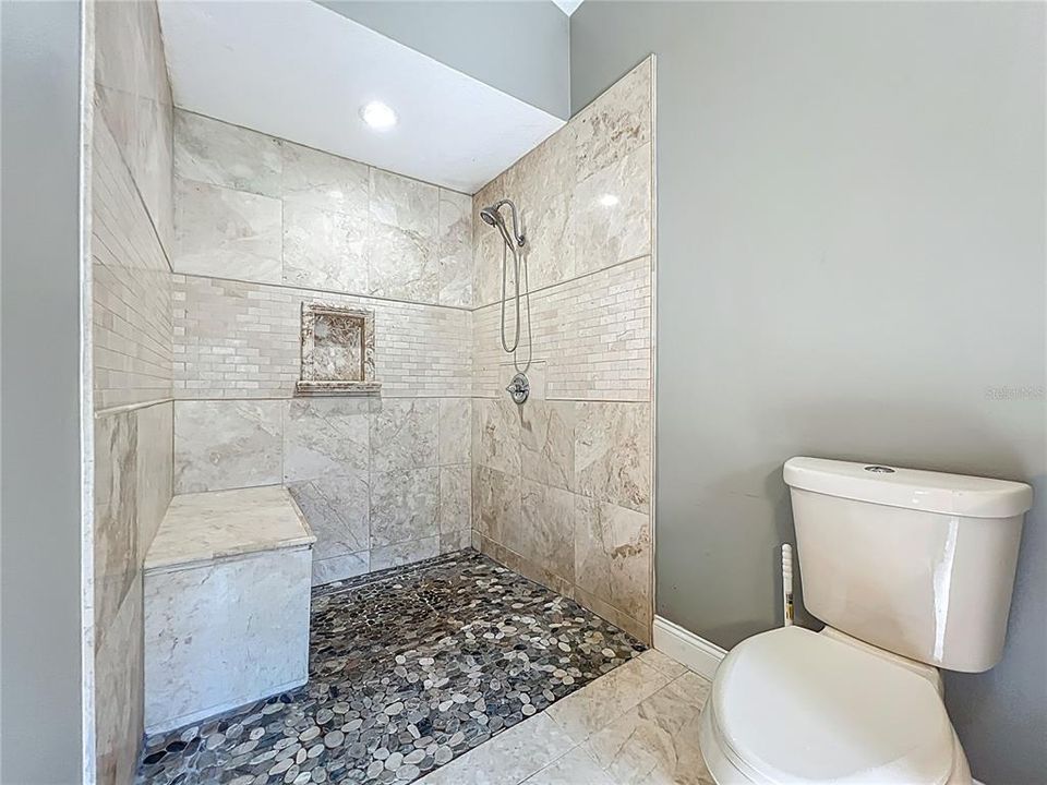 Activo con contrato: $499,995 (3 camas, 2 baños, 1832 Pies cuadrados)