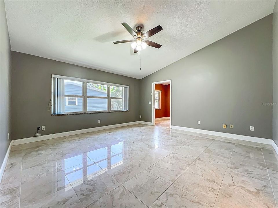 Activo con contrato: $499,995 (3 camas, 2 baños, 1832 Pies cuadrados)