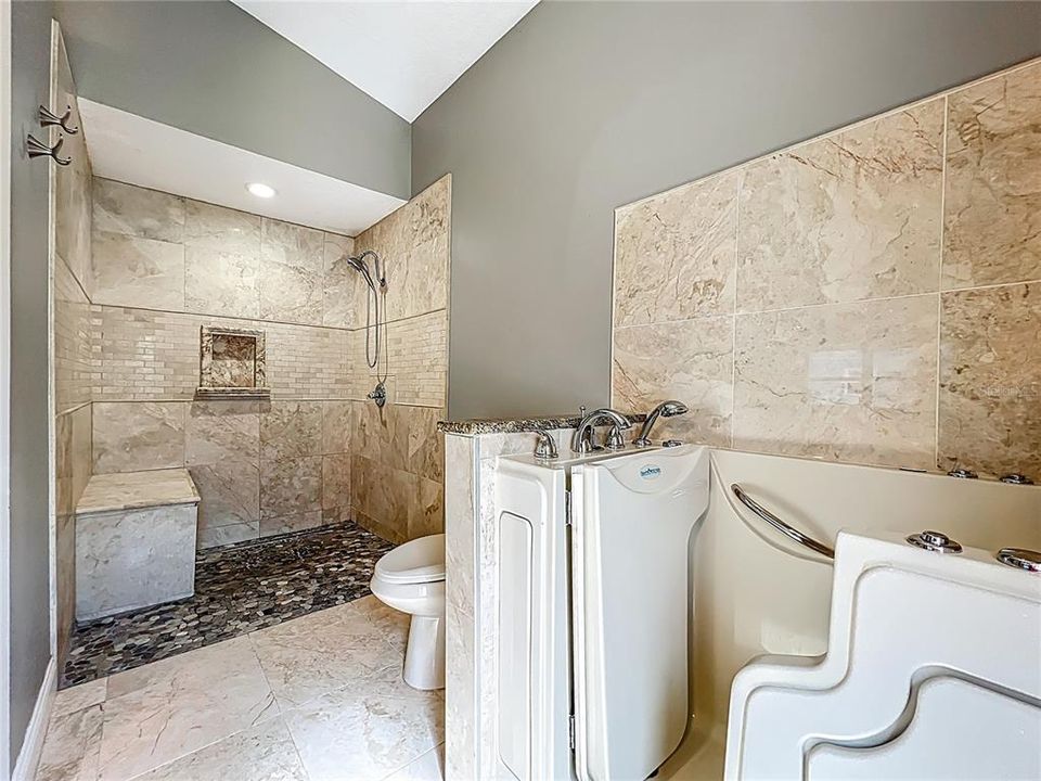 Activo con contrato: $499,995 (3 camas, 2 baños, 1832 Pies cuadrados)