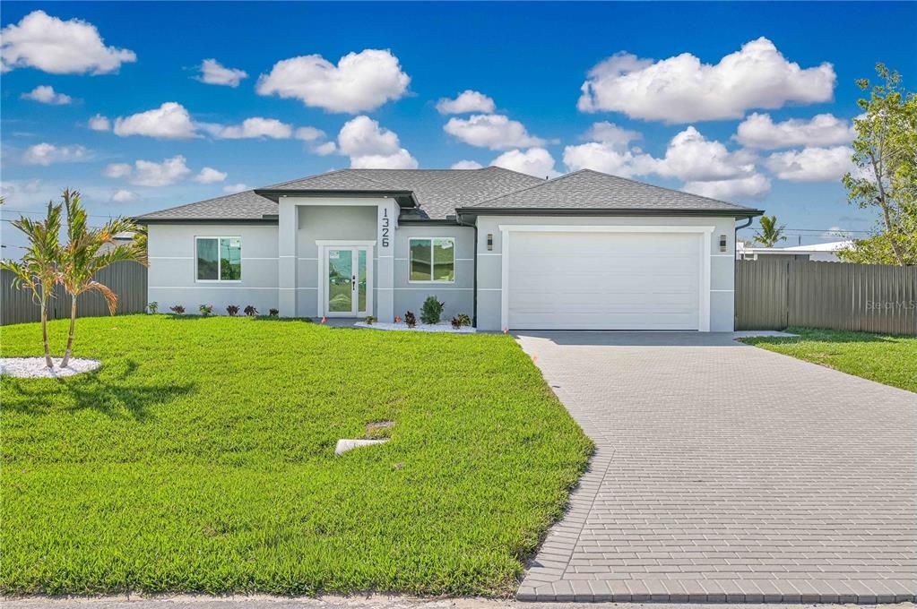 Activo con contrato: $424,999 (3 camas, 2 baños, 1704 Pies cuadrados)