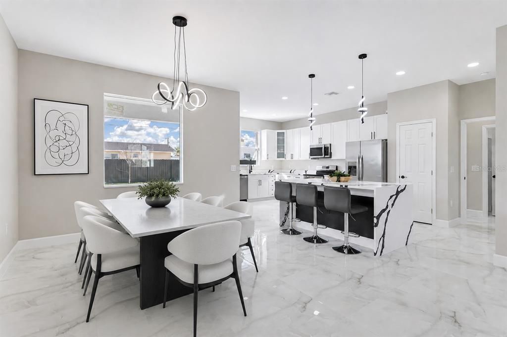Activo con contrato: $424,999 (3 camas, 2 baños, 1704 Pies cuadrados)