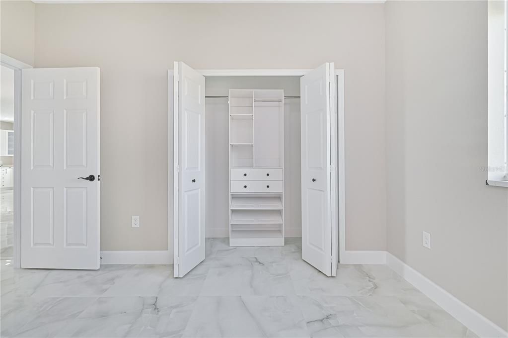 Activo con contrato: $424,999 (3 camas, 2 baños, 1704 Pies cuadrados)