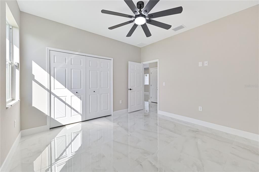 Activo con contrato: $424,999 (3 camas, 2 baños, 1704 Pies cuadrados)