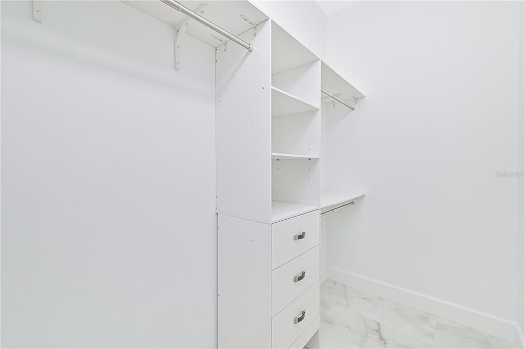 Activo con contrato: $424,999 (3 camas, 2 baños, 1704 Pies cuadrados)