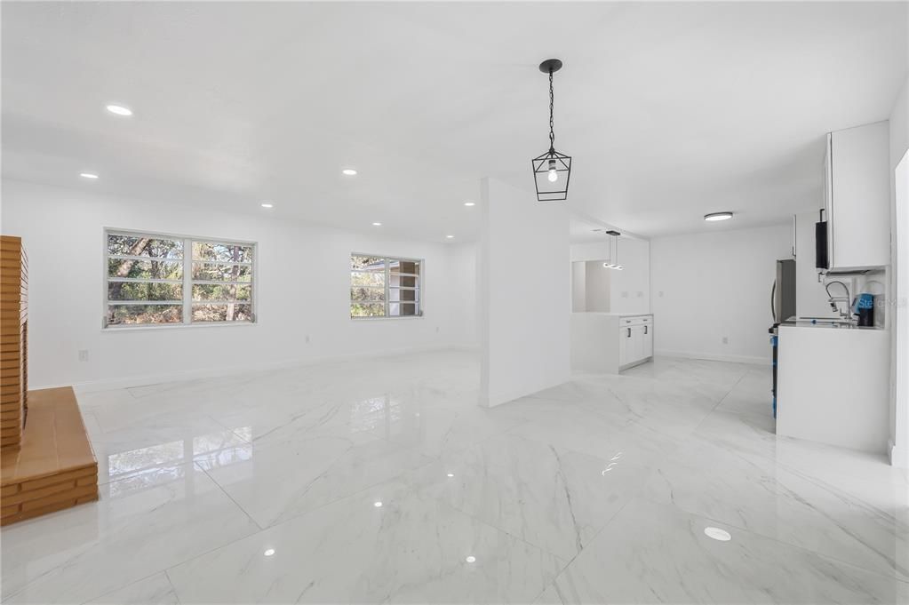 En Venta: $294,900 (3 camas, 2 baños, 1756 Pies cuadrados)
