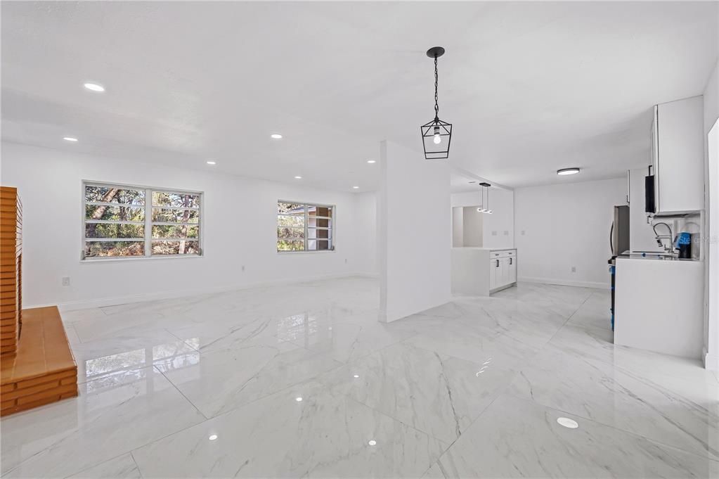 En Venta: $294,900 (3 camas, 2 baños, 1756 Pies cuadrados)
