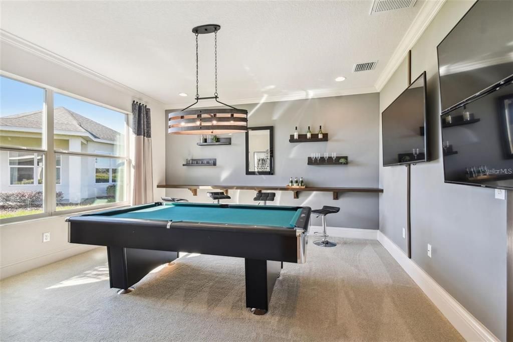 En Venta: $824,990 (3 camas, 2 baños, 3015 Pies cuadrados)