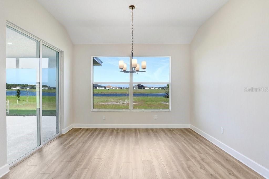 En Venta: $824,990 (3 camas, 2 baños, 3015 Pies cuadrados)