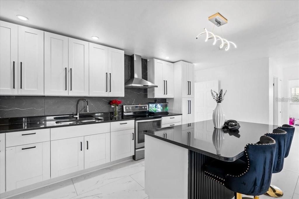 На продажу: $410,000 (3 спален, 1 ванн, 1272 Квадратных фут)