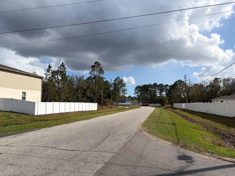 На продажу: $38,000 (0.25 acres)