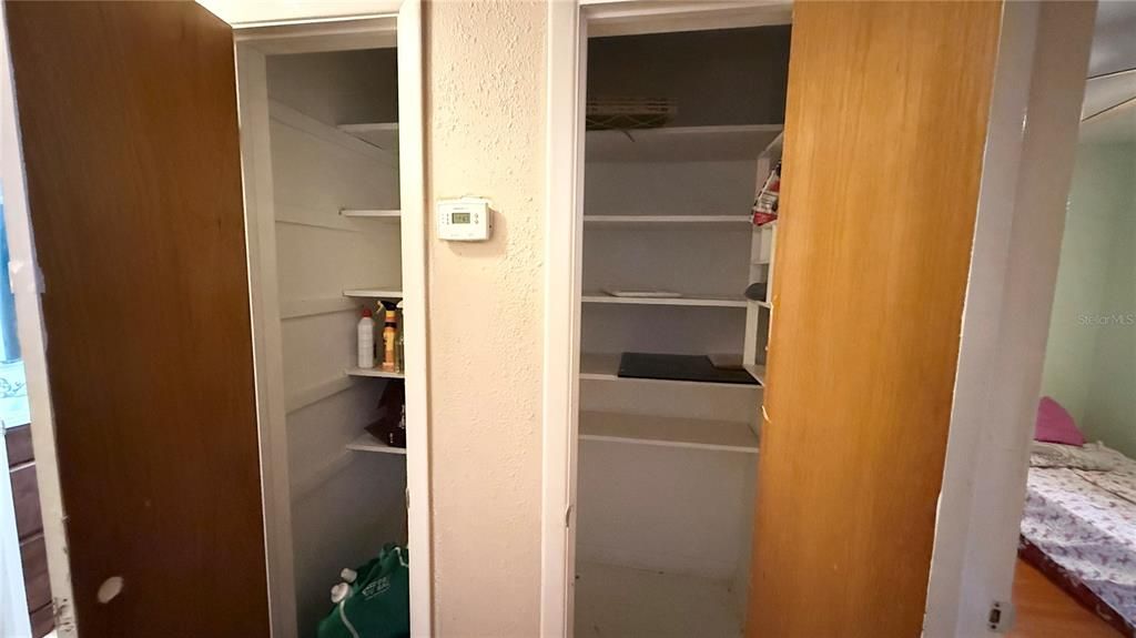 Под контрактом: $185,000 (4 спален, 2 ванн, 1000 Квадратных фут)
