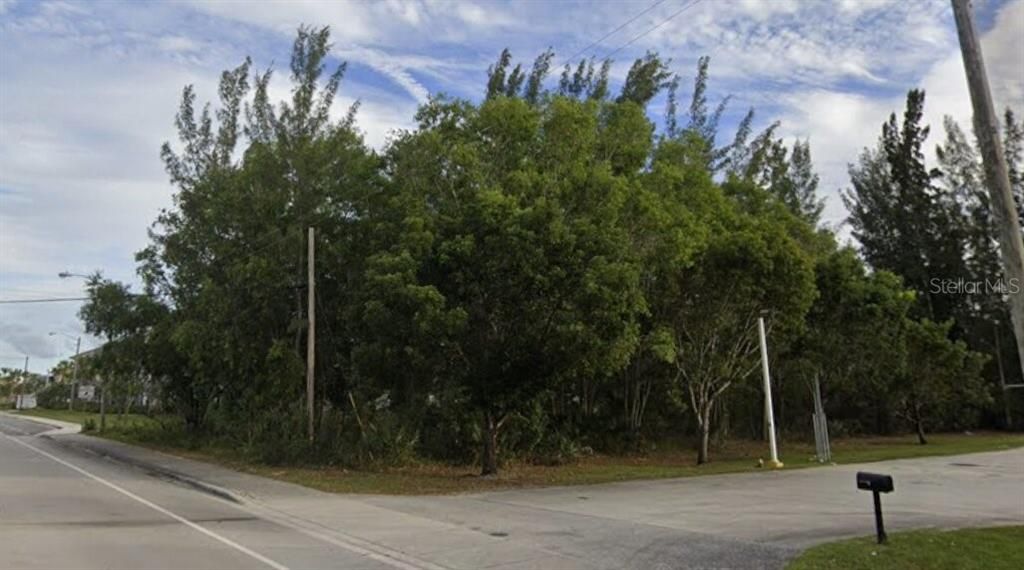 For Sale: $499,999 (0.67 acres)