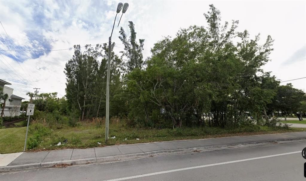 For Sale: $499,999 (0.67 acres)