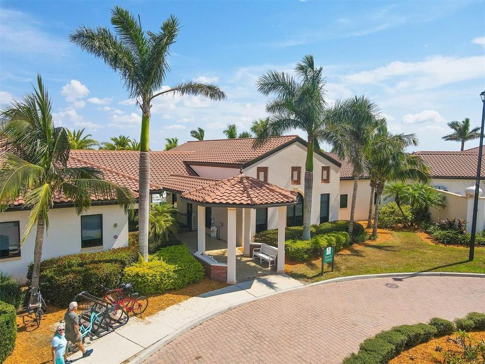 Под контрактом: $495,000 (2 спален, 2 ванн, 1804 Квадратных фут)