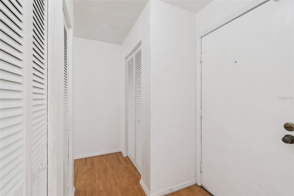 Active With Contract: $109,000 (2 beds, 2 baths, 1226 Square Feet)