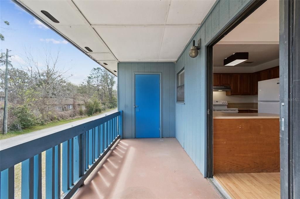 Active With Contract: $109,000 (2 beds, 2 baths, 1226 Square Feet)