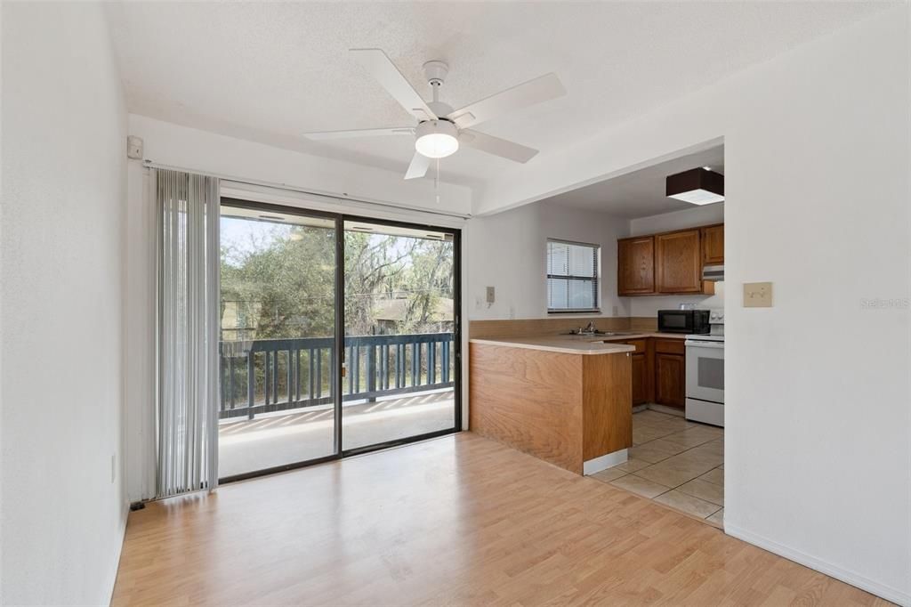 Active With Contract: $109,000 (2 beds, 2 baths, 1226 Square Feet)