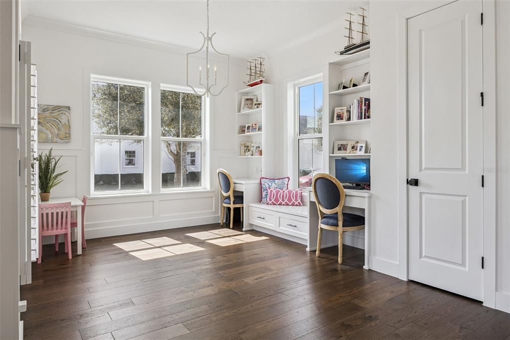 For Sale: $1,699,000 (4 beds, 4 baths, 3781 Square Feet)