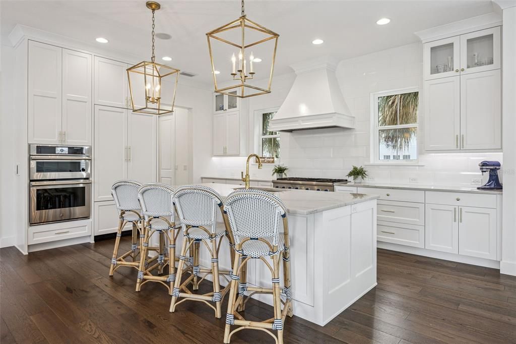 For Sale: $1,699,000 (4 beds, 4 baths, 3781 Square Feet)