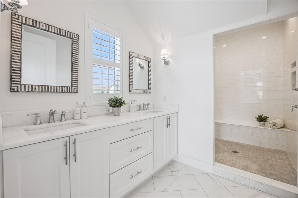 For Sale: $1,699,000 (4 beds, 4 baths, 3781 Square Feet)