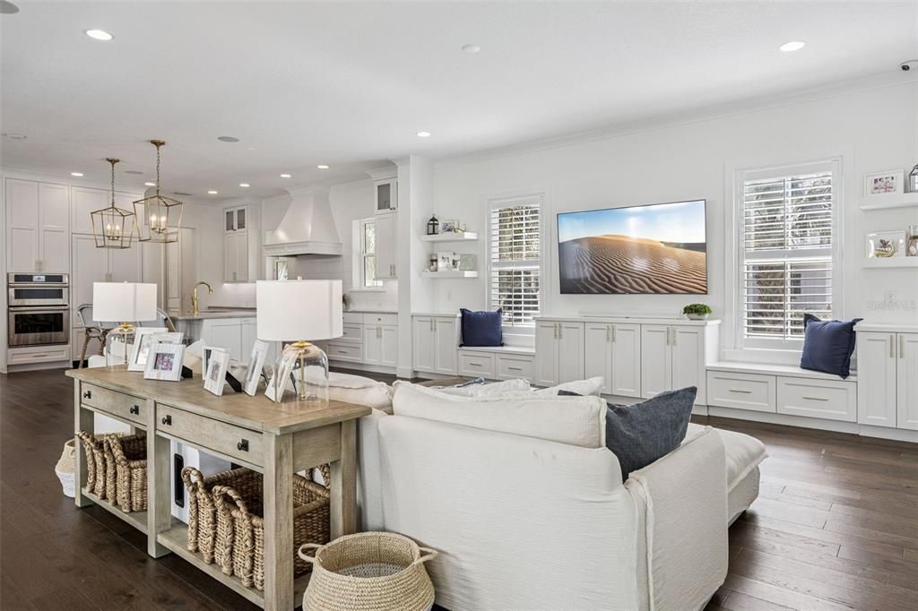 For Sale: $1,699,000 (4 beds, 4 baths, 3781 Square Feet)