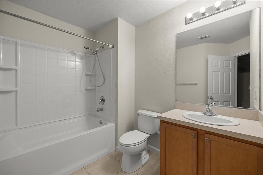 На продажу: $209,250 (3 спален, 2 ванн, 1584 Квадратных фут)