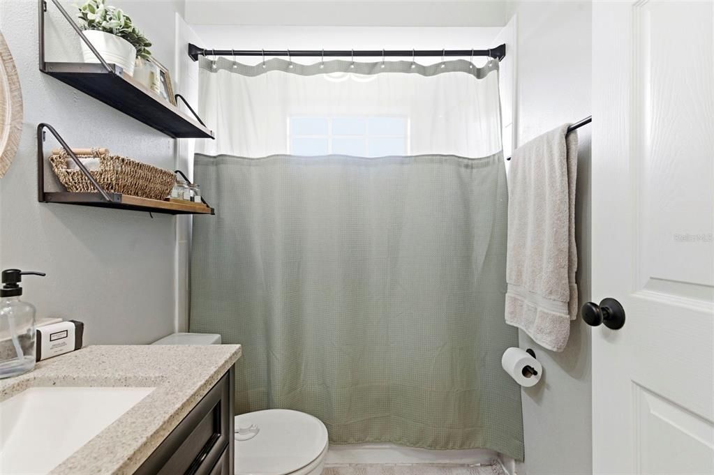 待售: $640,000 (4 贝兹, 0 浴室, 2472 平方英尺)