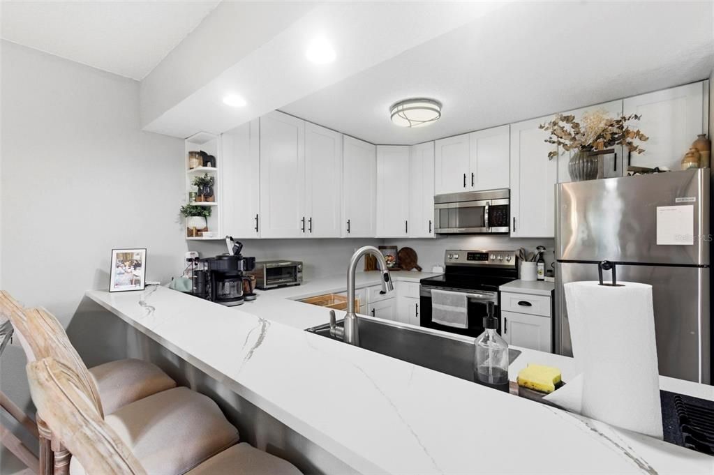 待售: $640,000 (4 贝兹, 0 浴室, 2472 平方英尺)