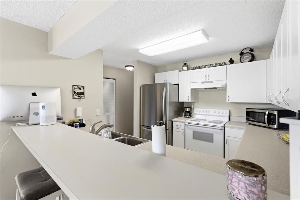 待售: $640,000 (4 贝兹, 0 浴室, 2472 平方英尺)