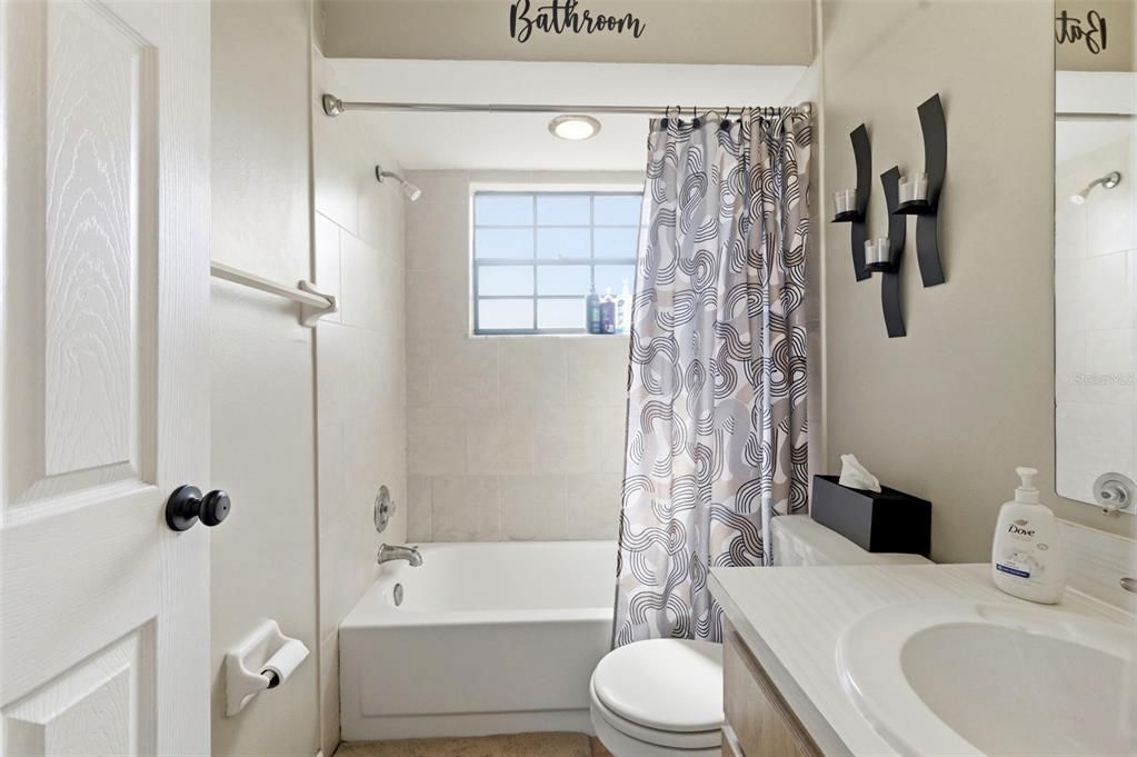 待售: $640,000 (4 贝兹, 0 浴室, 2472 平方英尺)