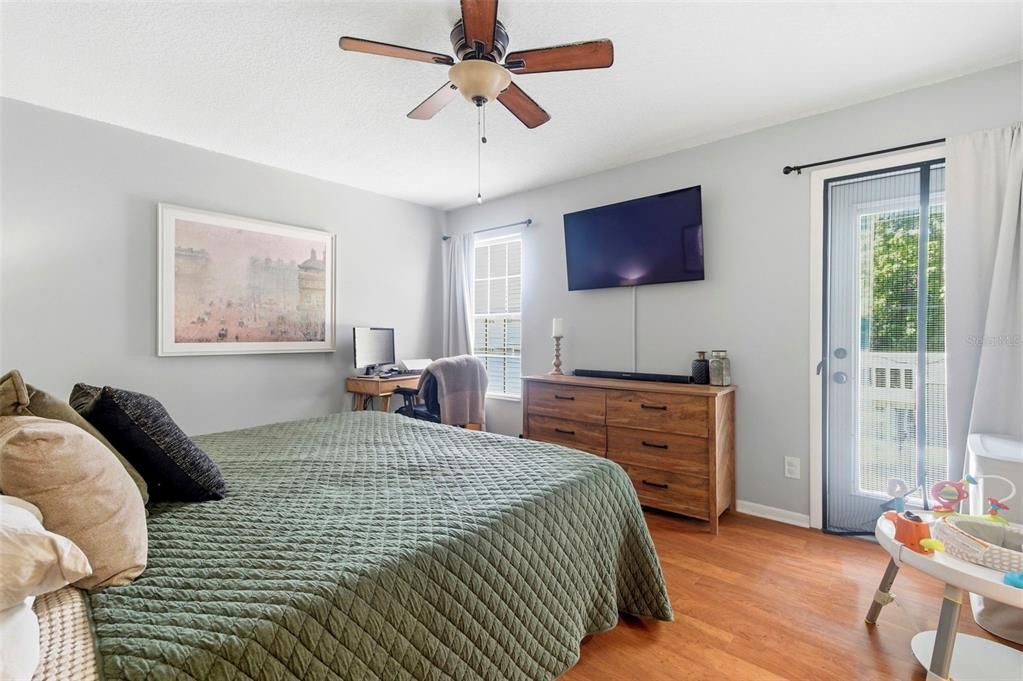 待售: $640,000 (4 贝兹, 0 浴室, 2472 平方英尺)