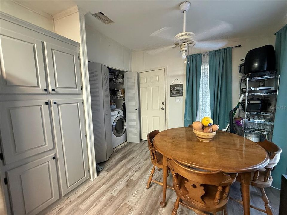 На продажу: $179,000 (3 спален, 2 ванн, 1352 Квадратных фут)