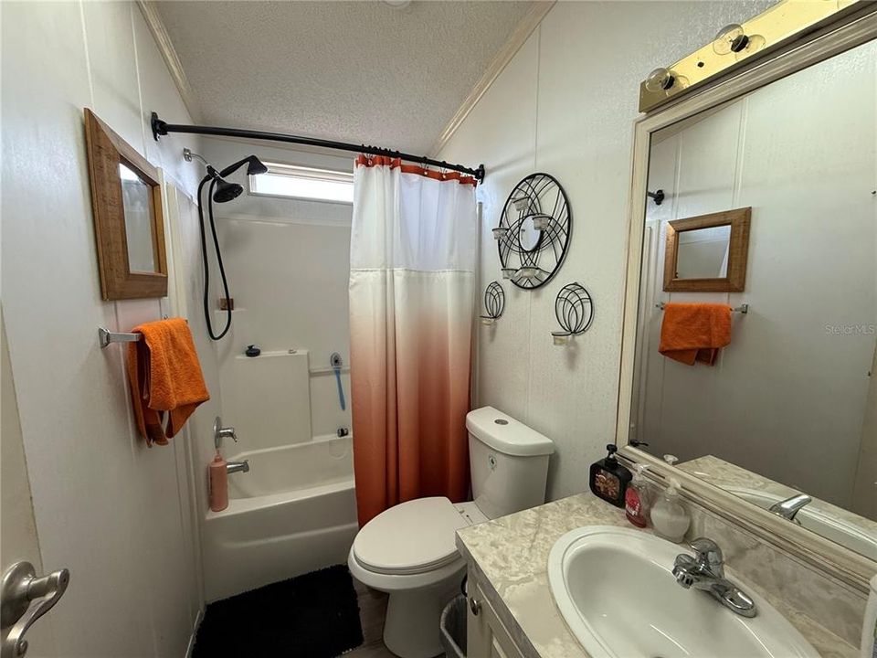 На продажу: $179,000 (3 спален, 2 ванн, 1352 Квадратных фут)