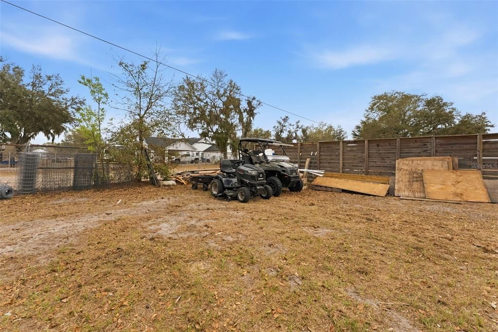 Activo con contrato: $495,000 (4 camas, 2 baños, 2052 Pies cuadrados)