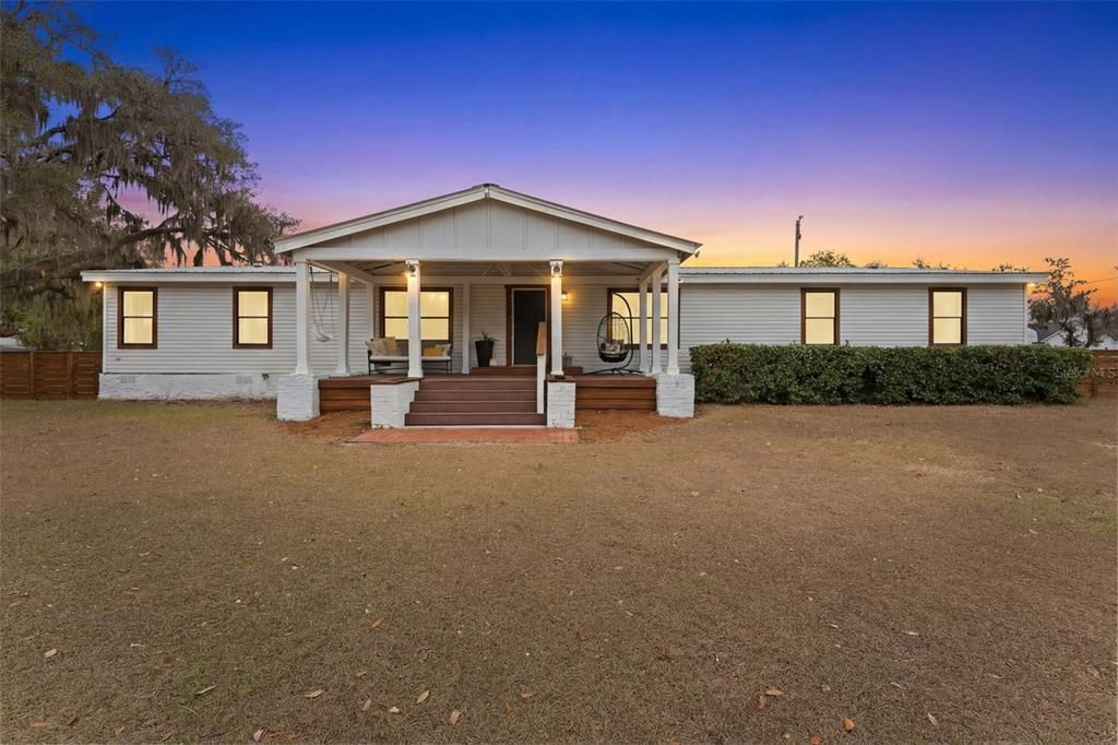 Activo con contrato: $495,000 (4 camas, 2 baños, 2052 Pies cuadrados)