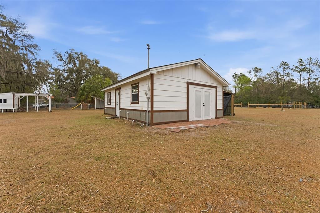 Activo con contrato: $495,000 (4 camas, 2 baños, 2052 Pies cuadrados)