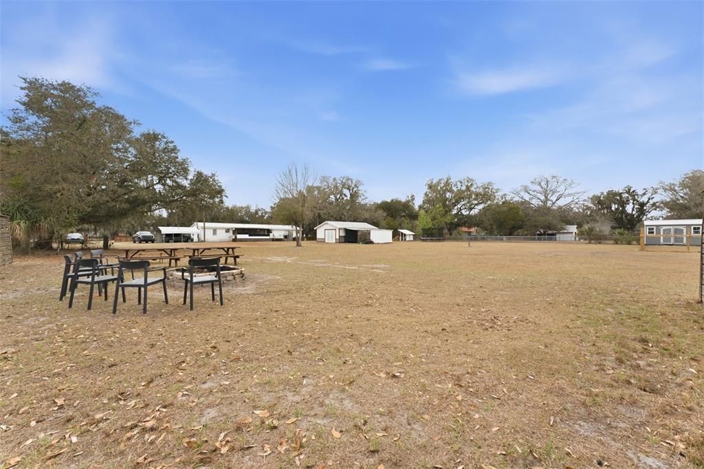 Activo con contrato: $495,000 (4 camas, 2 baños, 2052 Pies cuadrados)
