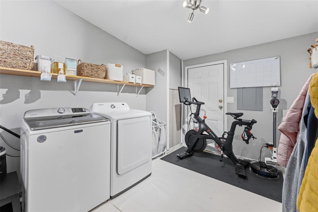 Activo con contrato: $495,000 (4 camas, 2 baños, 2052 Pies cuadrados)