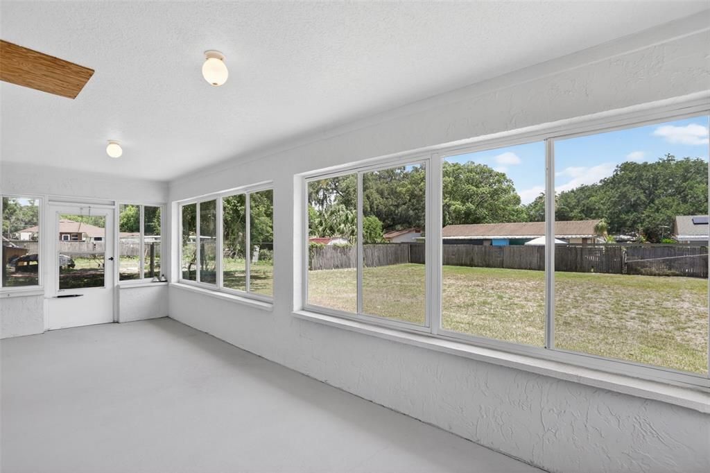 Active With Contract: $338,000 (3 beds, 2 baths, 1592 Square Feet)