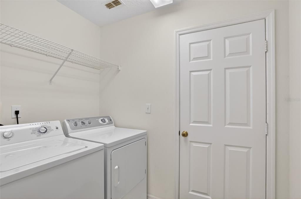 Active With Contract: $338,000 (3 beds, 2 baths, 1592 Square Feet)
