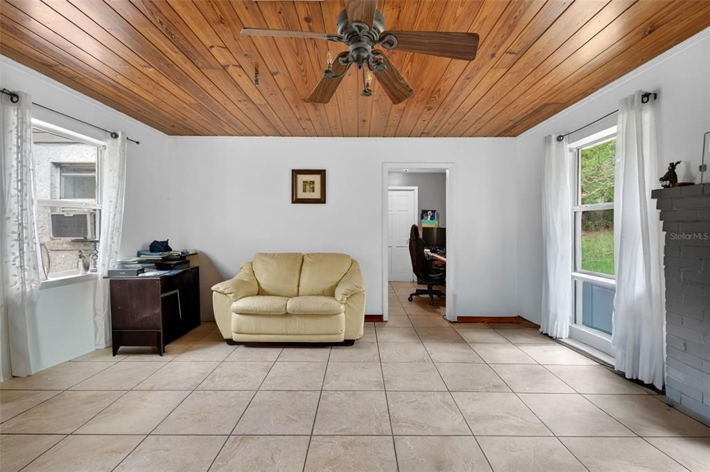 En Venta: $499,900 (2 camas, 1 baños, 1218 Pies cuadrados)
