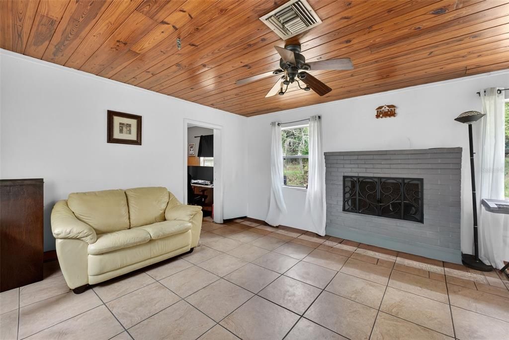 En Venta: $499,900 (2 camas, 1 baños, 1218 Pies cuadrados)