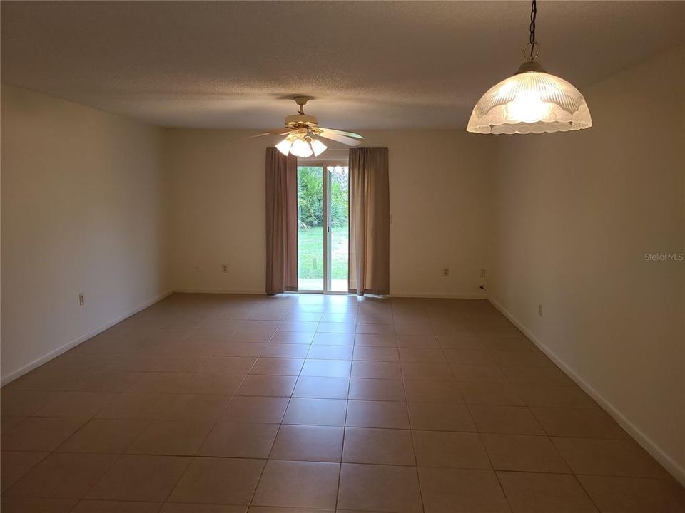 For Rent: $1,250 (1 beds, 1 baths, 797 Square Feet)