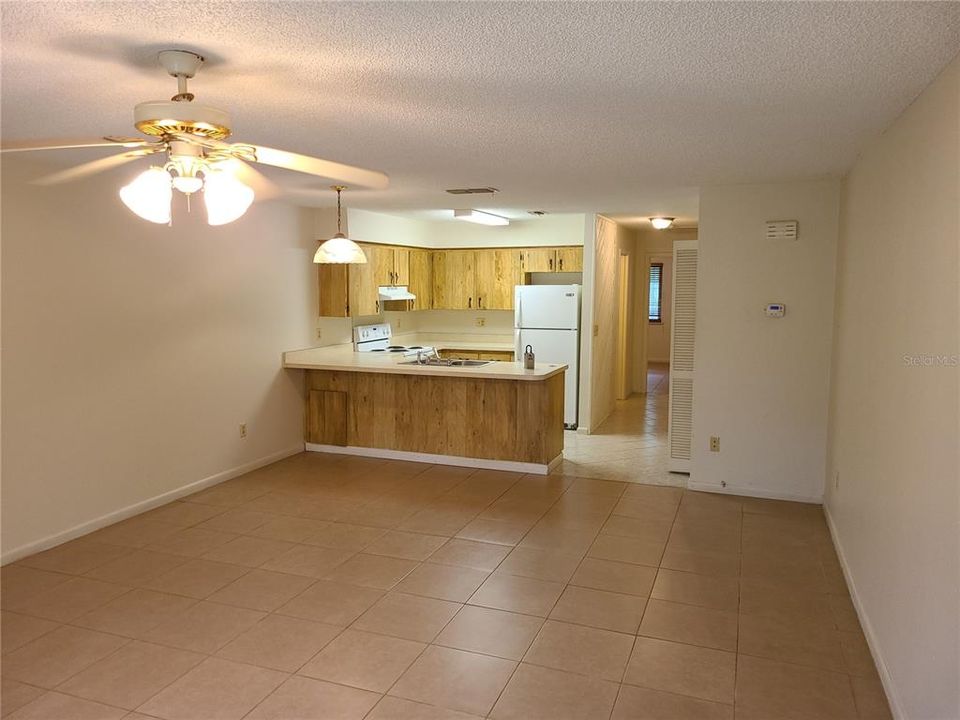 For Rent: $1,250 (1 beds, 1 baths, 797 Square Feet)