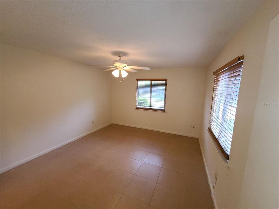 For Rent: $1,250 (1 beds, 1 baths, 797 Square Feet)
