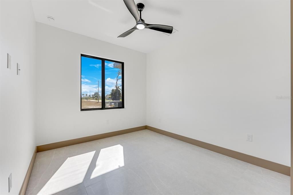 For Sale: $997,000 (4 beds, 3 baths, 2207 Square Feet)