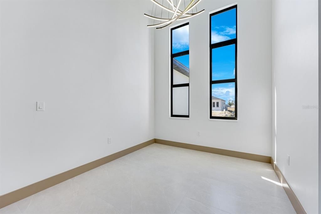 For Sale: $997,000 (4 beds, 3 baths, 2207 Square Feet)
